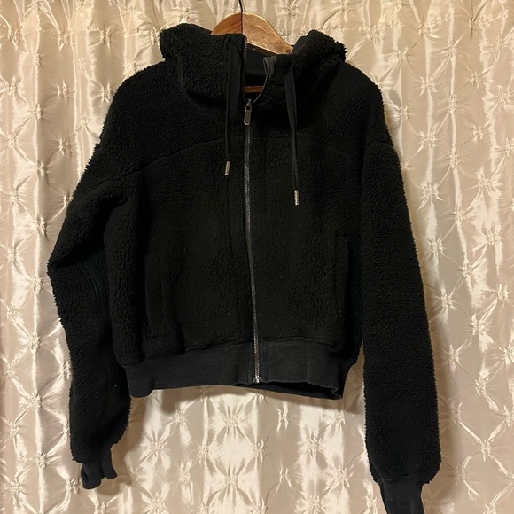 Lululemon Short Sweet Sherpa Jacket Fleece Reversible Heathered Core Black Teddy - Picture 10 of 16